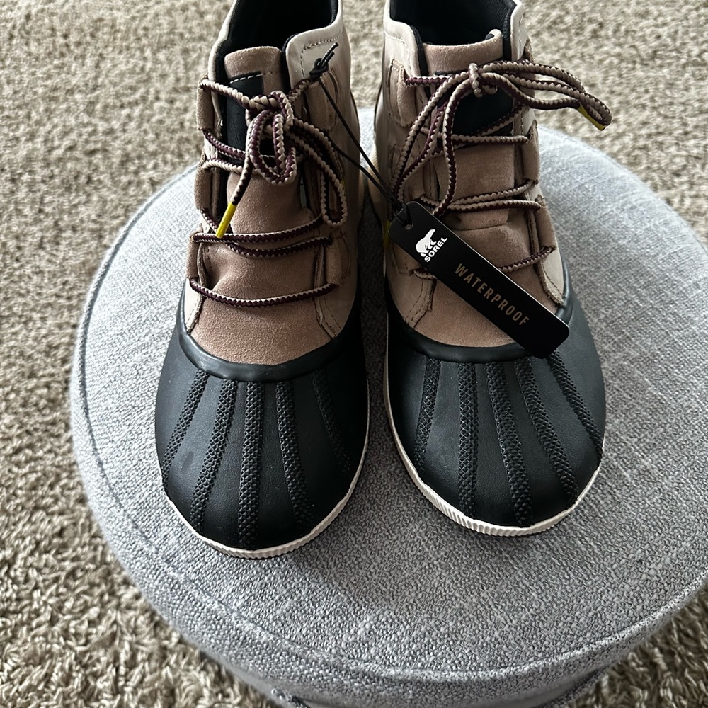 Sorel hand crafted natural rubber Waterproof women’s boots Black and Tan